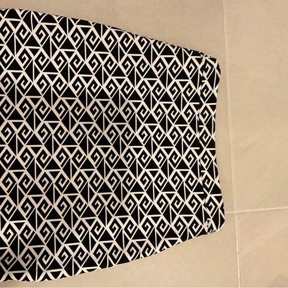 Ralph Lauren Black and White Geometric Skirt - Picture 6 of 7